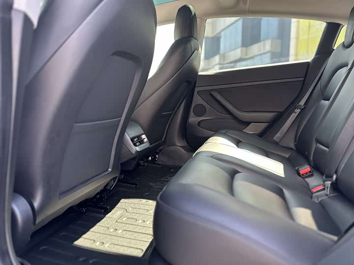 Фото 8 - Tesla Model 3