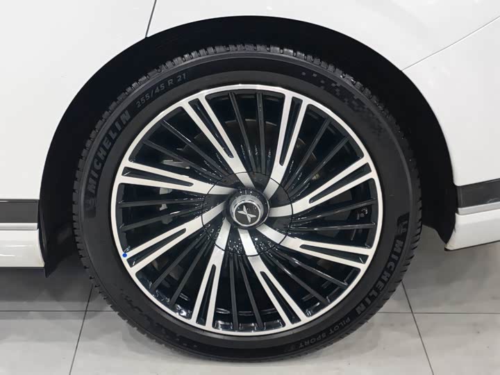 Фото 8 - XPeng G9