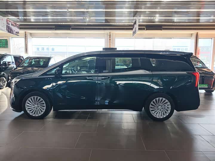 Photo 4 - Buick GL8 Century