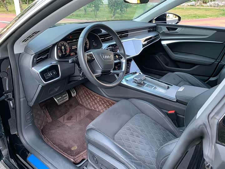 Фото 3 - Audi A7L