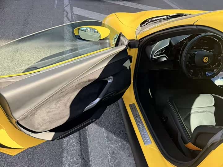 Фото 2 - Ferrari 296