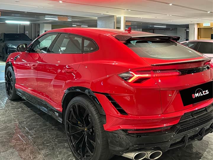 Фото 9 - Lamborghini Urus