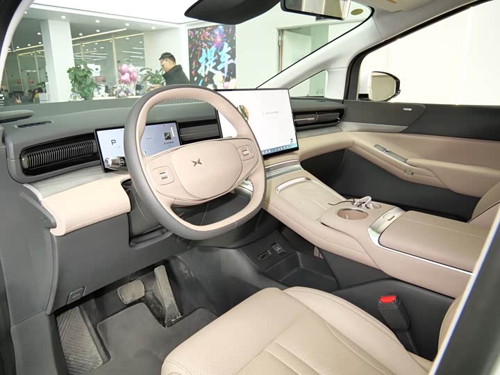 Фото 7 - XPeng X9