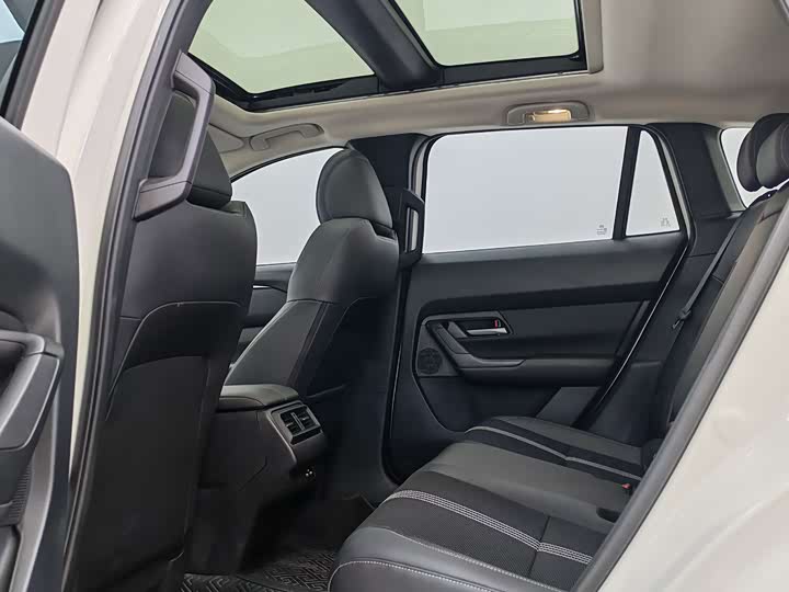 Photo 8 - Mazda CX-50