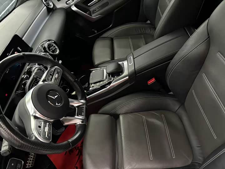 Фото 9 - Mercedes-Benz A-Class AMG