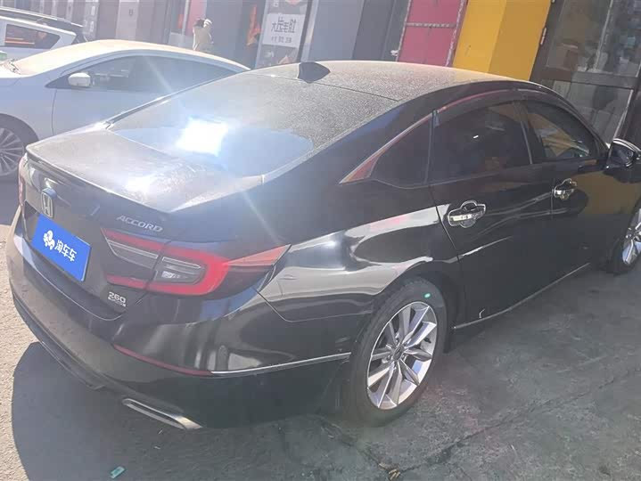 Фото 3 - Honda Accord