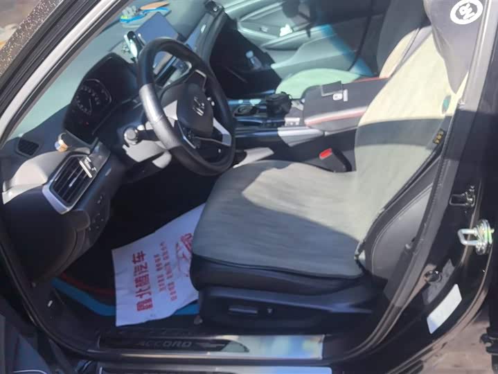 Фото 9 - Honda Accord