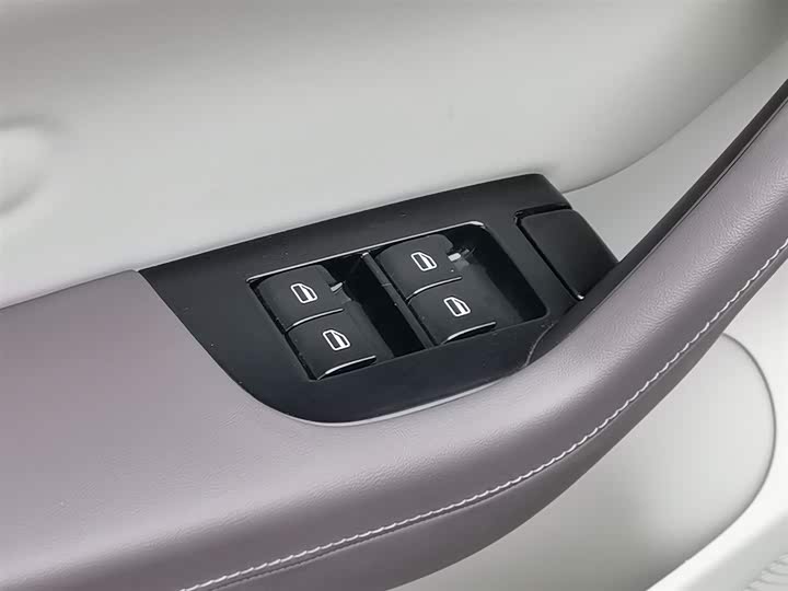 Фото 9 - Leapmotor C11