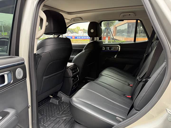 Фото 7 - Tank 400