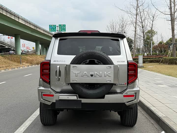 Фото 9 - Tank 400