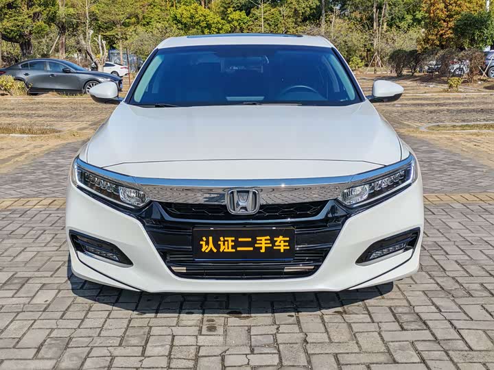 Фото 2 - Honda Accord