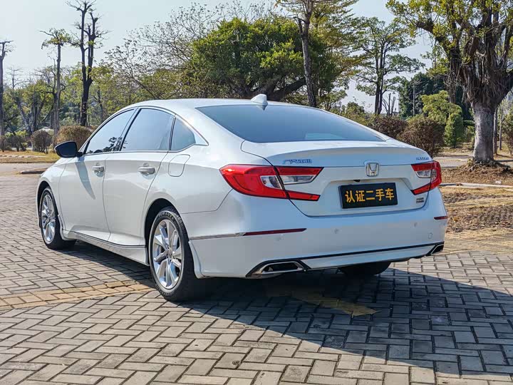 Фото 4 - Honda Accord