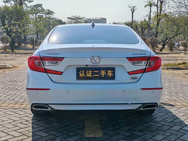 Фото 5 - Honda Accord