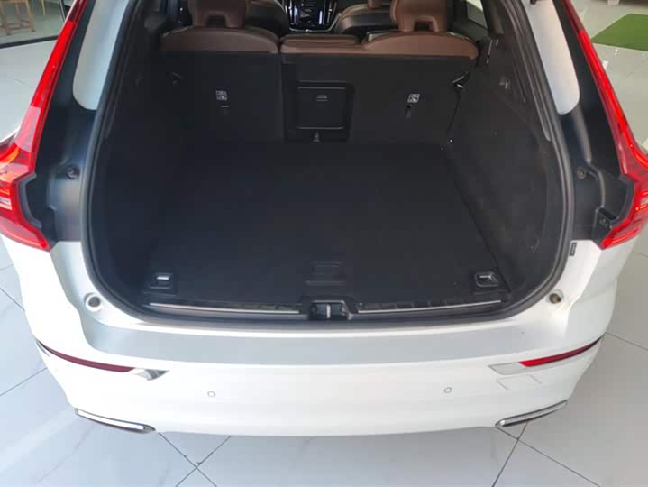 Фото 4 - Volvo XC60