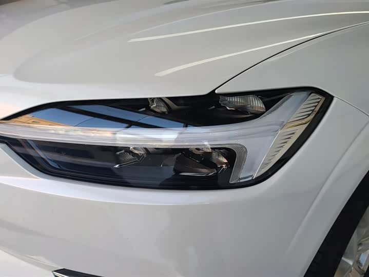 Фото 5 - Volvo XC60