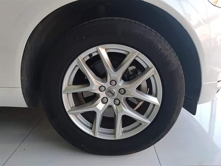 Фото 6 - Volvo XC60