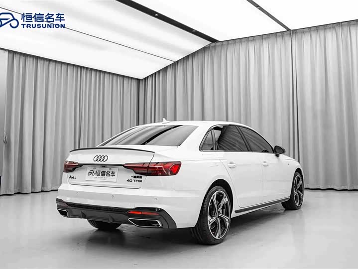 Фото 5 - Audi A4L