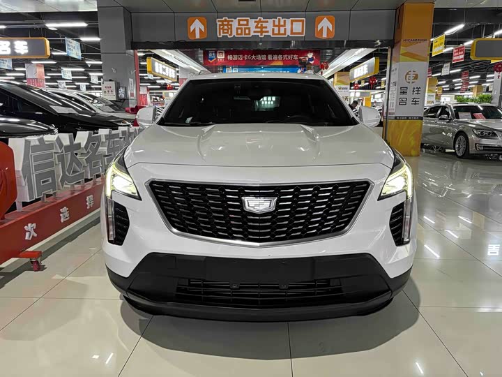 Фото 2 - Cadillac XT4