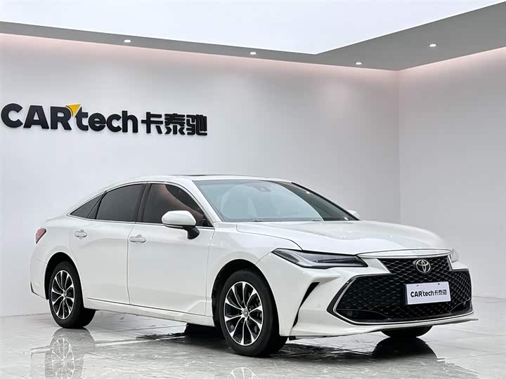 Photo 6 - Toyota Avalon