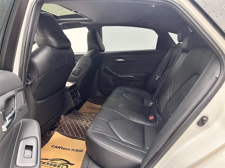 Photo 9 - Toyota Avalon