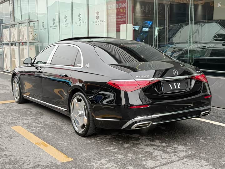 Photo 4 - Mercedes-Benz Maybach S-Class