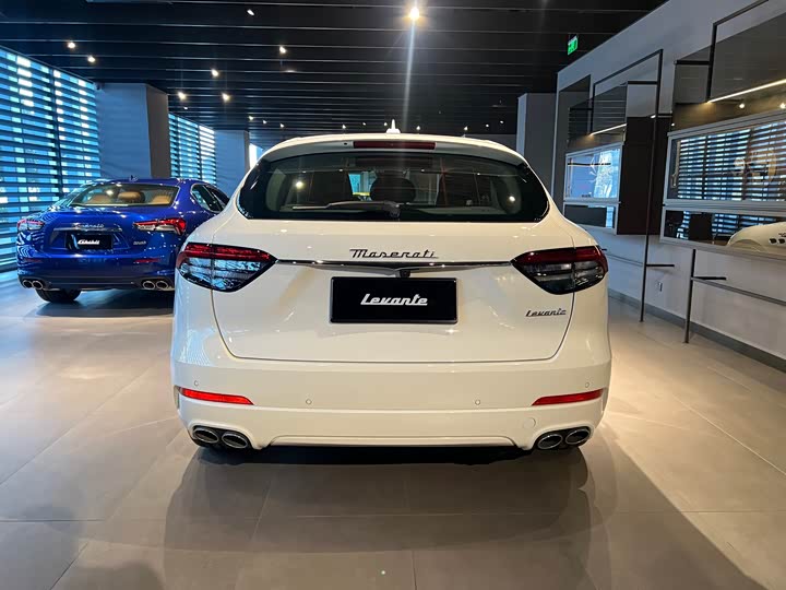 Фото 4 - Maserati Levante