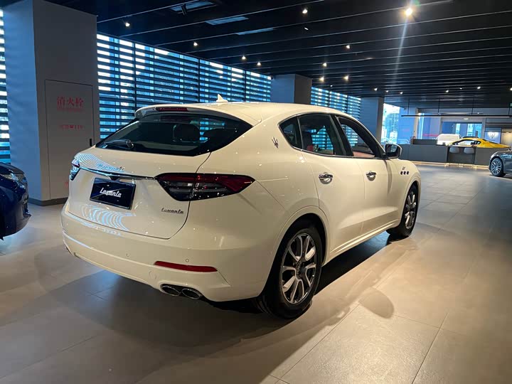 Фото 5 - Maserati Levante