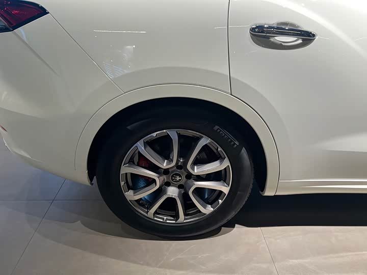 Фото 6 - Maserati Levante