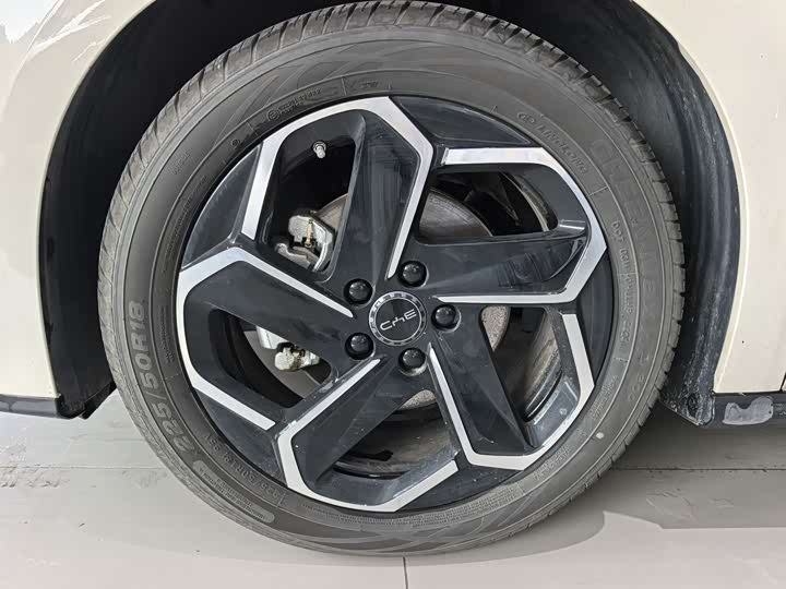 Photo 2 - BYD Seal 06 Hybrid/EV