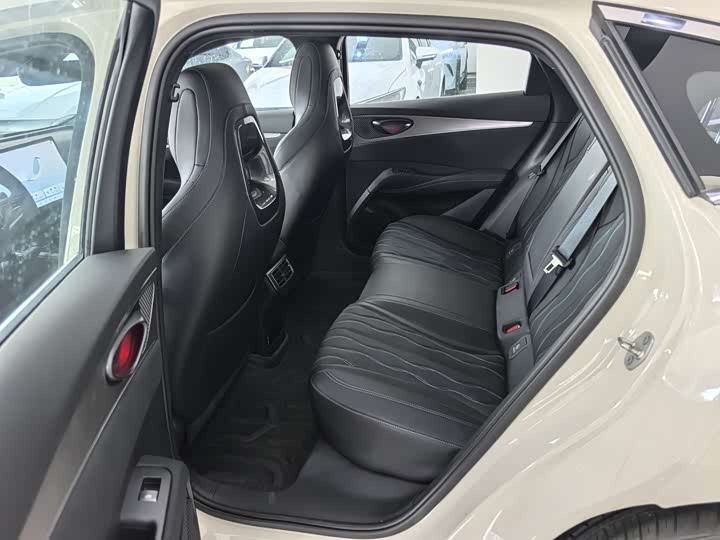 Photo 5 - BYD Seal 06 Hybrid/EV