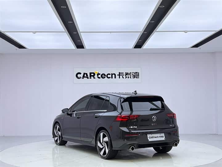 Photo 3 - Volkswagen Golf GTI