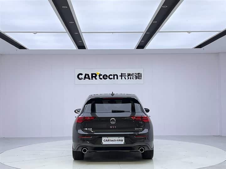 Photo 4 - Volkswagen Golf GTI