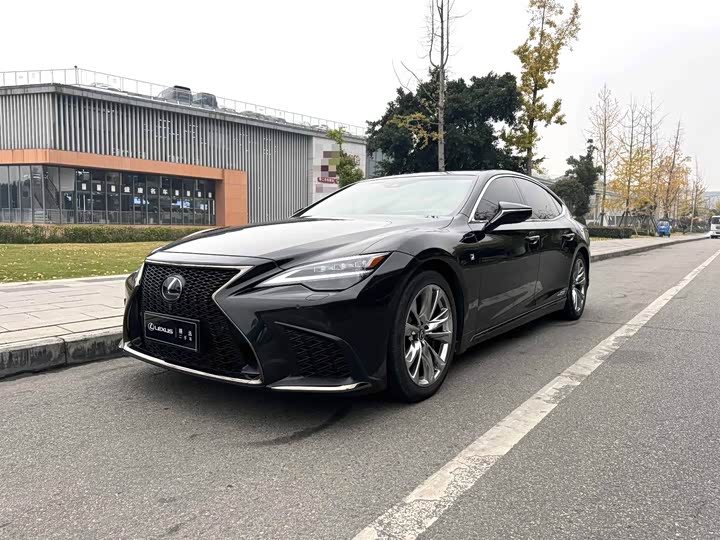 Фото 1 - Lexus LS