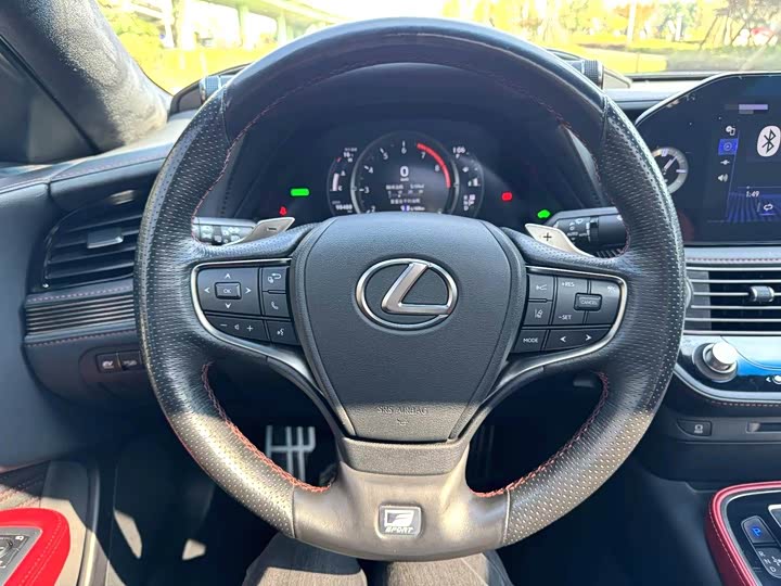 Фото 4 - Lexus LS