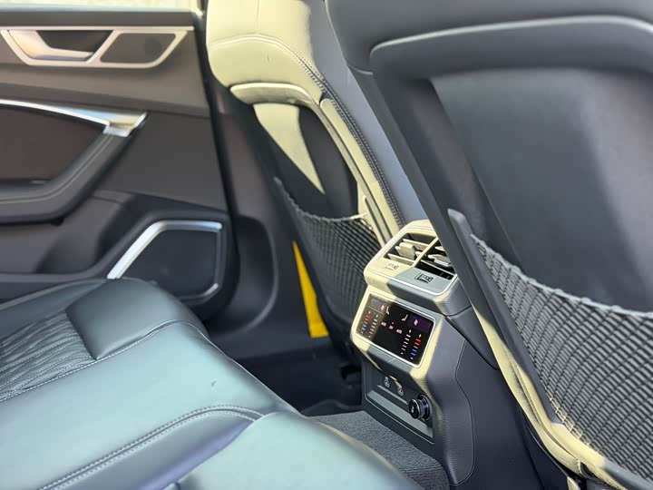 Фото 5 - Audi A7