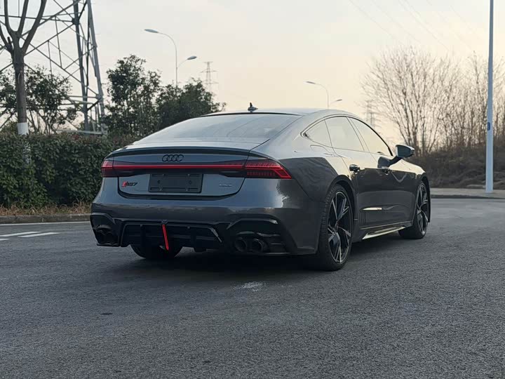 Фото 8 - Audi A7