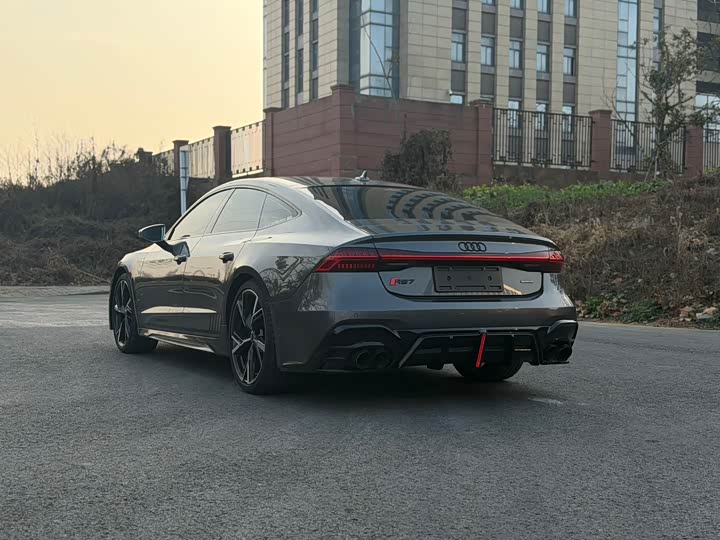 Фото 9 - Audi A7