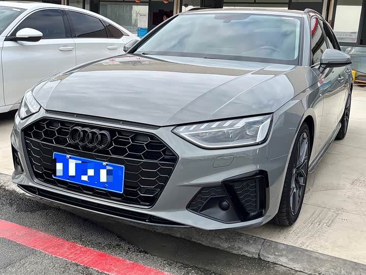 Фото 1 - Audi A4