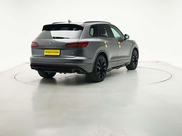 Фото 6 - Volkswagen Touareg