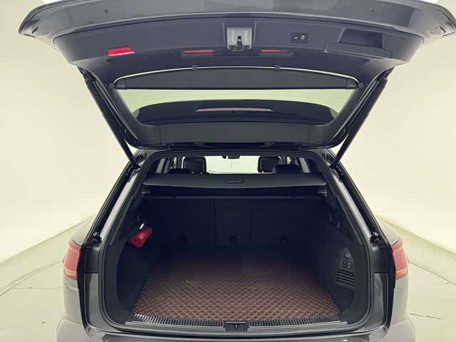 Фото 7 - Volkswagen Touareg