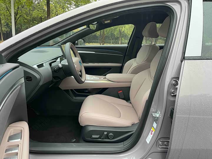 Фото 7 - XPeng Mona M03