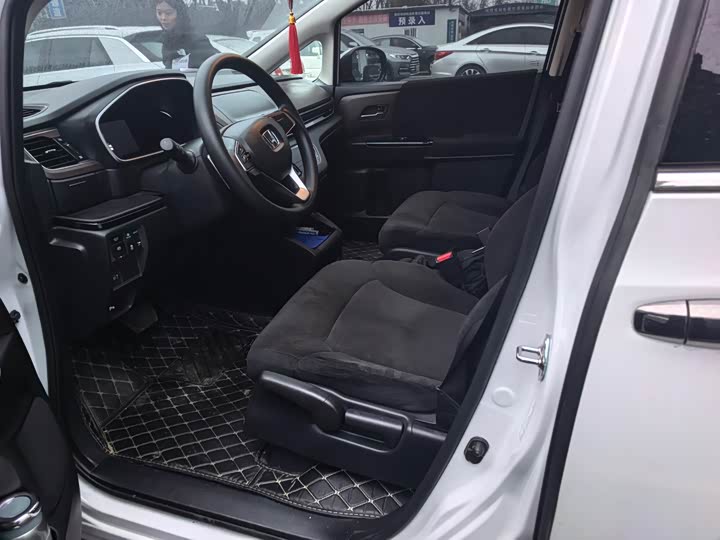 Фото 4 - Honda Odyssey