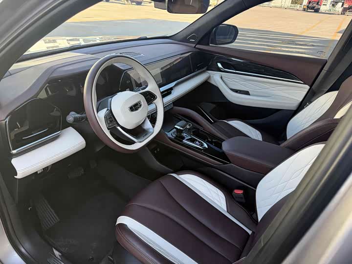 Фото 6 - Geely Monjaro