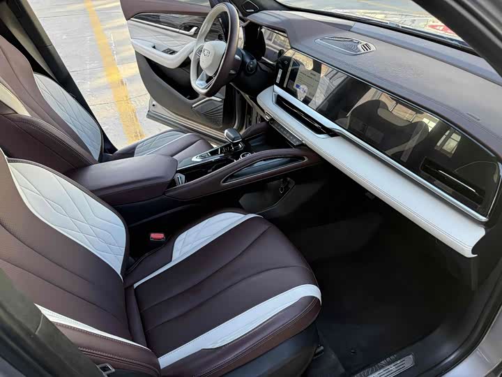 Фото 7 - Geely Monjaro