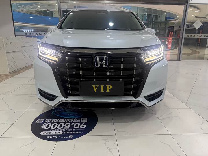 Фото 2 - Honda Elysion