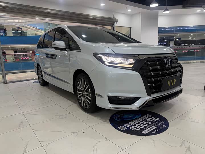 Фото 3 - Honda Elysion