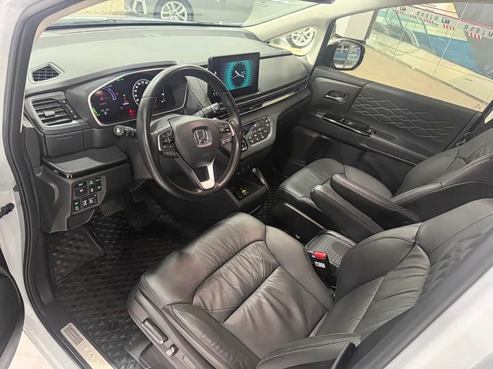 Фото 8 - Honda Elysion