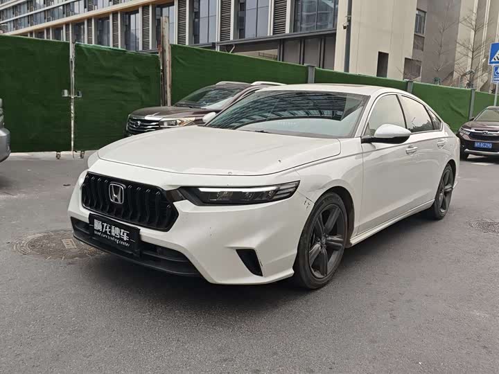 Фото 1 - Honda Inspire