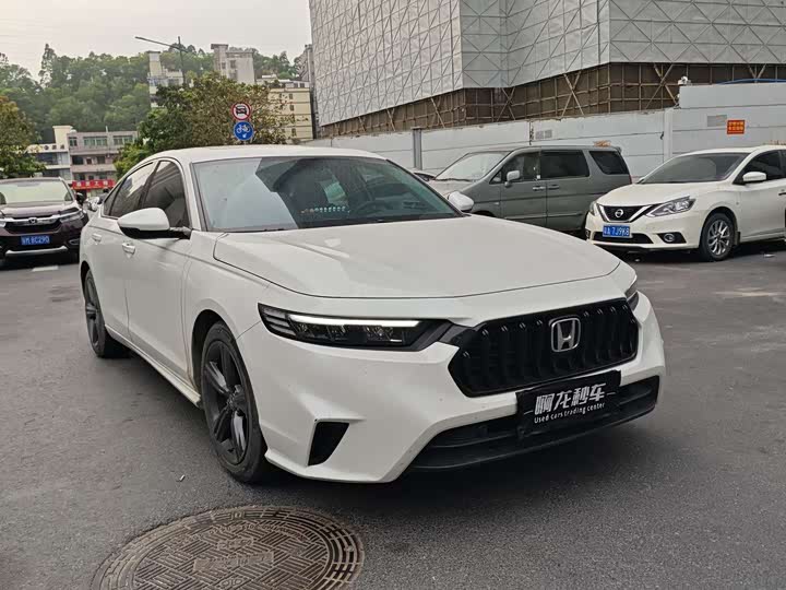 Фото 3 - Honda Inspire