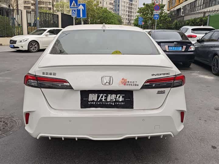 Фото 5 - Honda Inspire